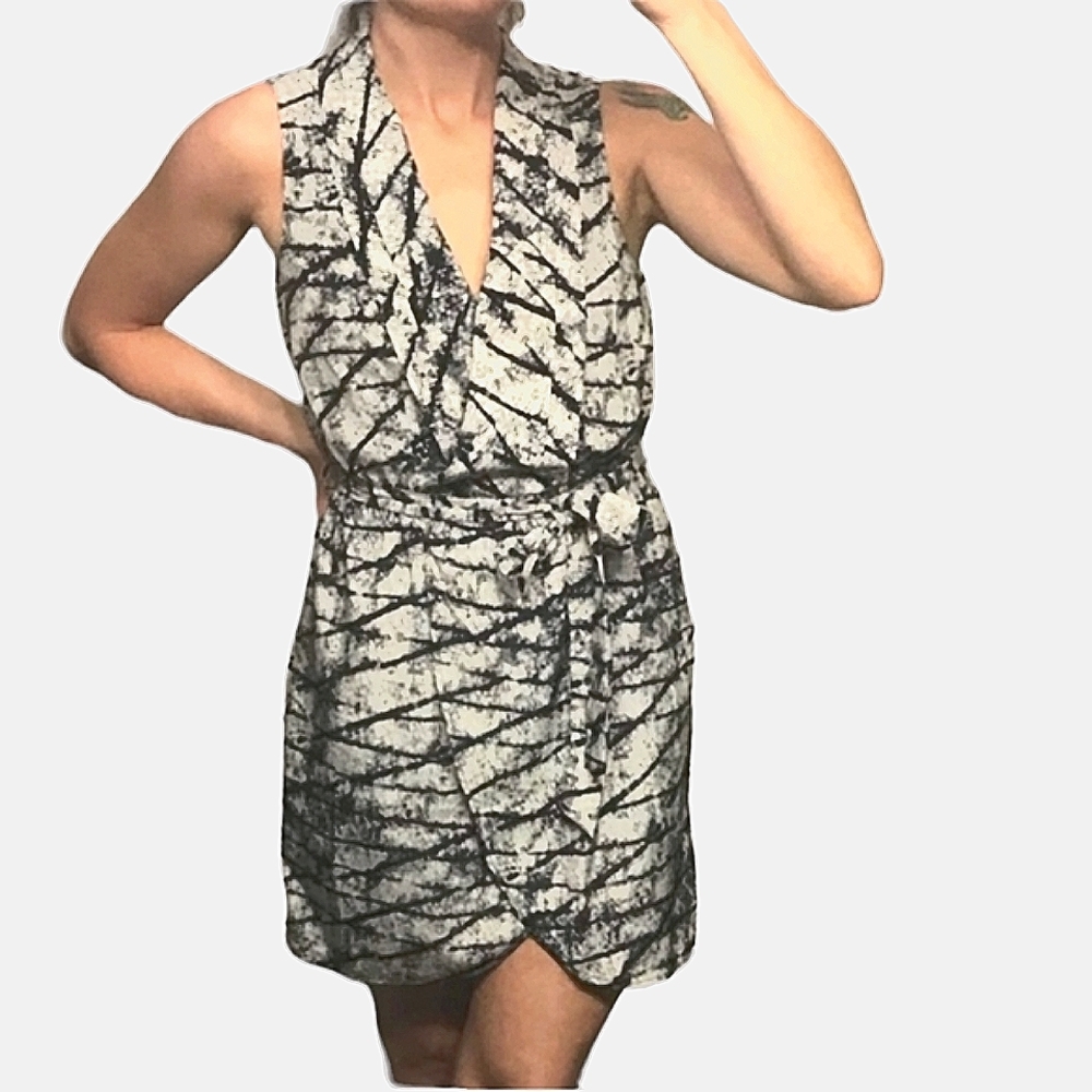 VINTAGE Forever 21 Contemporary Sleeveless Dress